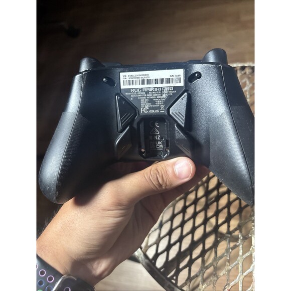 ASUS ROG Raikiri Pro Wireless Controller NO DONGLE Not Fully Tested Powers As Is - Picture 6 of 12